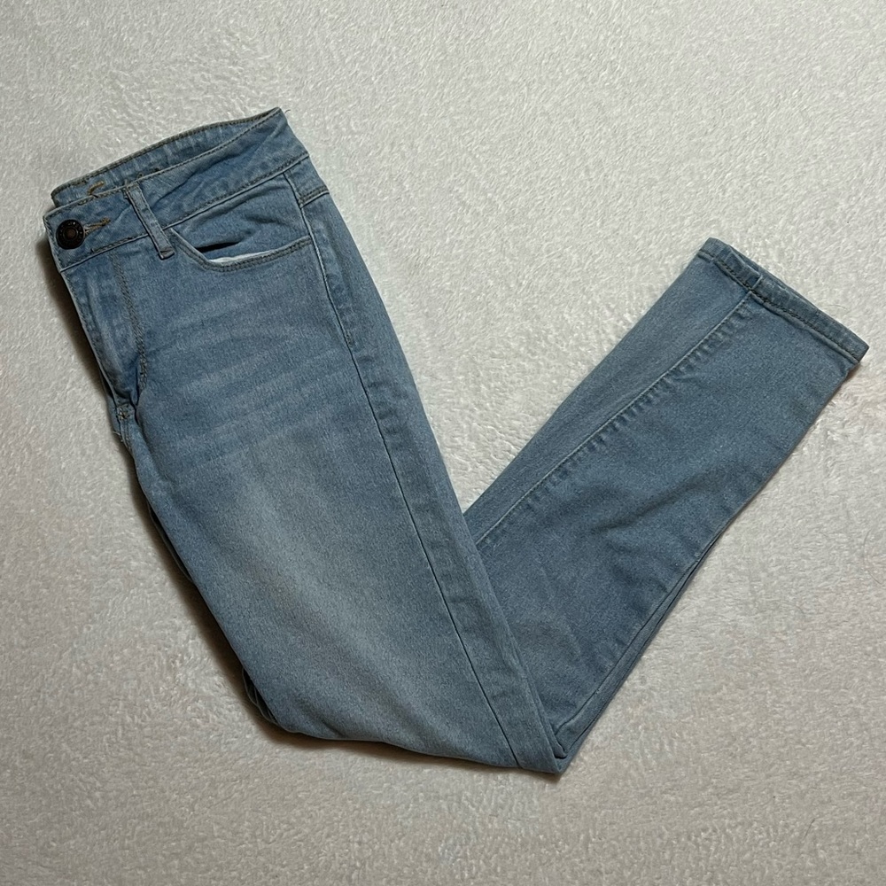 At Seven Juniors Size 5 Denim Light Blue Jeans Casual Wear with Slight Stretch